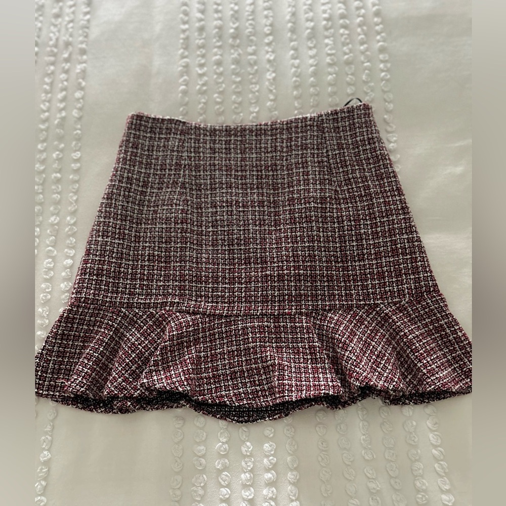 Elegant Tweed Ruffle Skirt In Great Condition Worn One Time Only